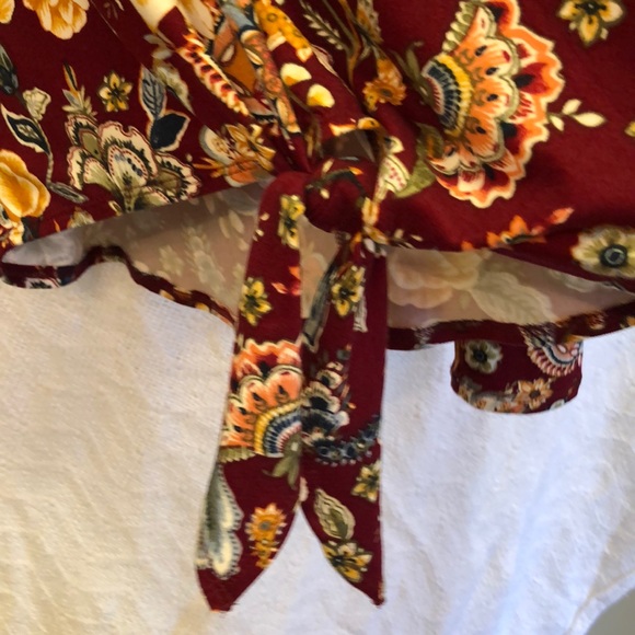 Burgundy long sleeve floral top - Picture 3 of 9